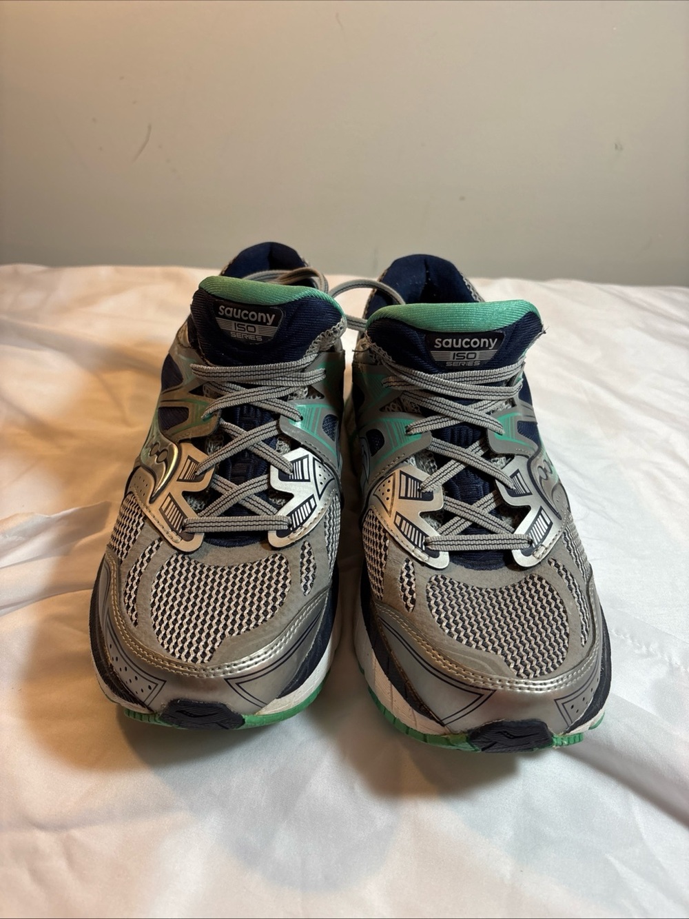 Saucony women’s  Gray and Green Mesh Lace-Up Sneakers